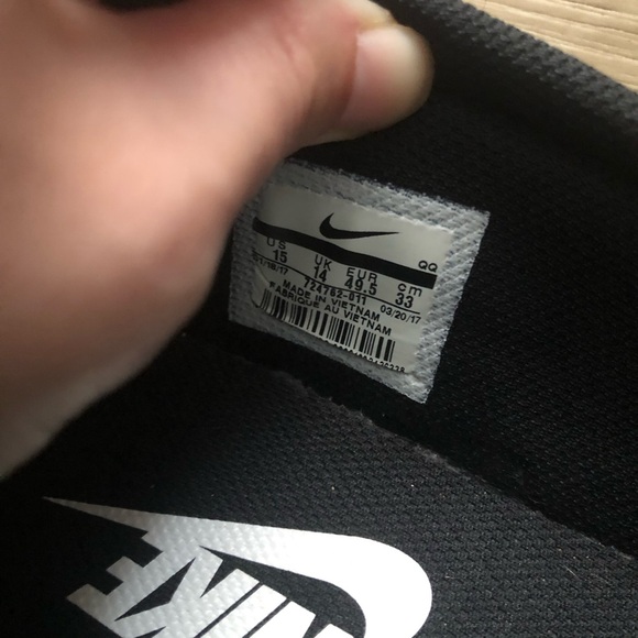 Nike Men's Black and White Slip-On Loafers - Picture 6 of 7